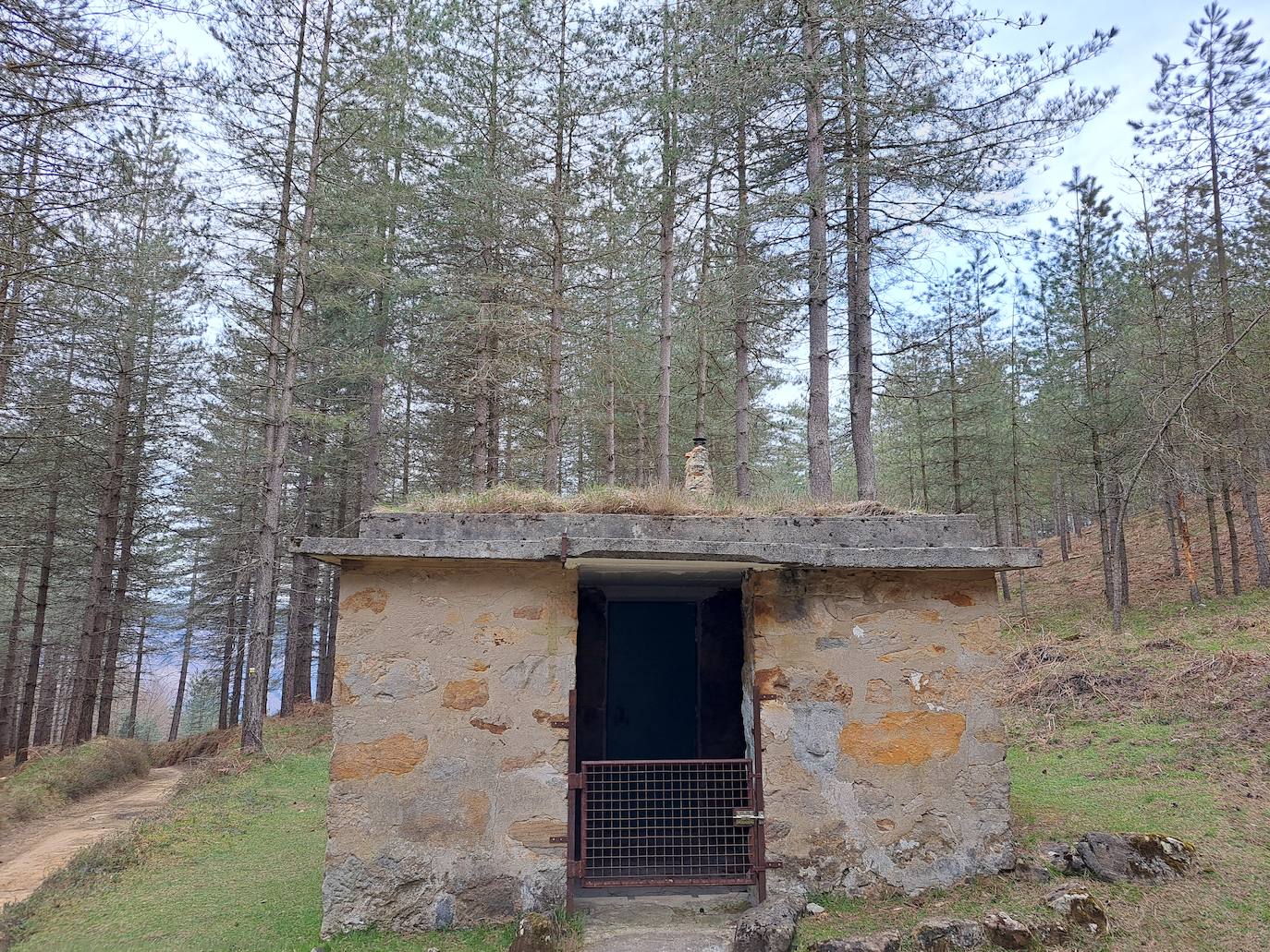 Aitzorrotz, una mole sobre el Alto Deba