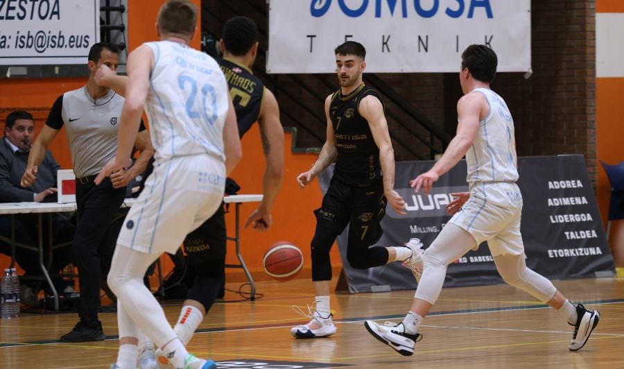 El Guuk Gipuzkoa se lleva el derbi del basket guipuzcoano