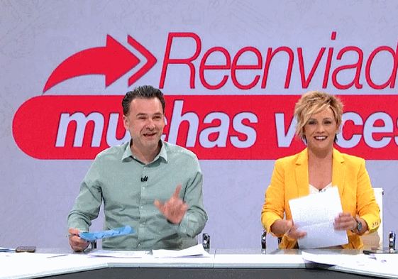 Iñaki López, en un momento de Más Vale Tarde junto a Cristina Pardo.