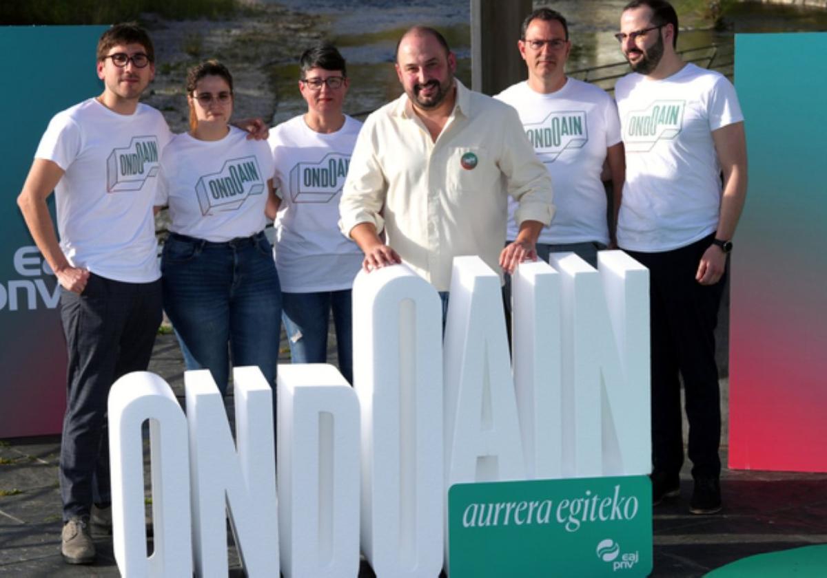 El alcaldable Imanol Goenaga en el acto celebrado en el espigón.