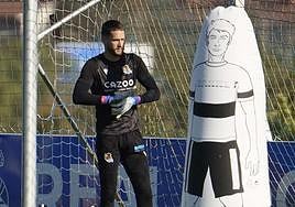 Remiro dice que acabar en la Europa League no sería un premio menor