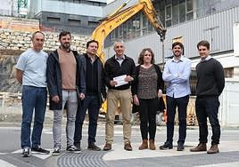 Representantes de la obra, polideportivo y Ayuntamiento en la visita llevada a cabo ayer.