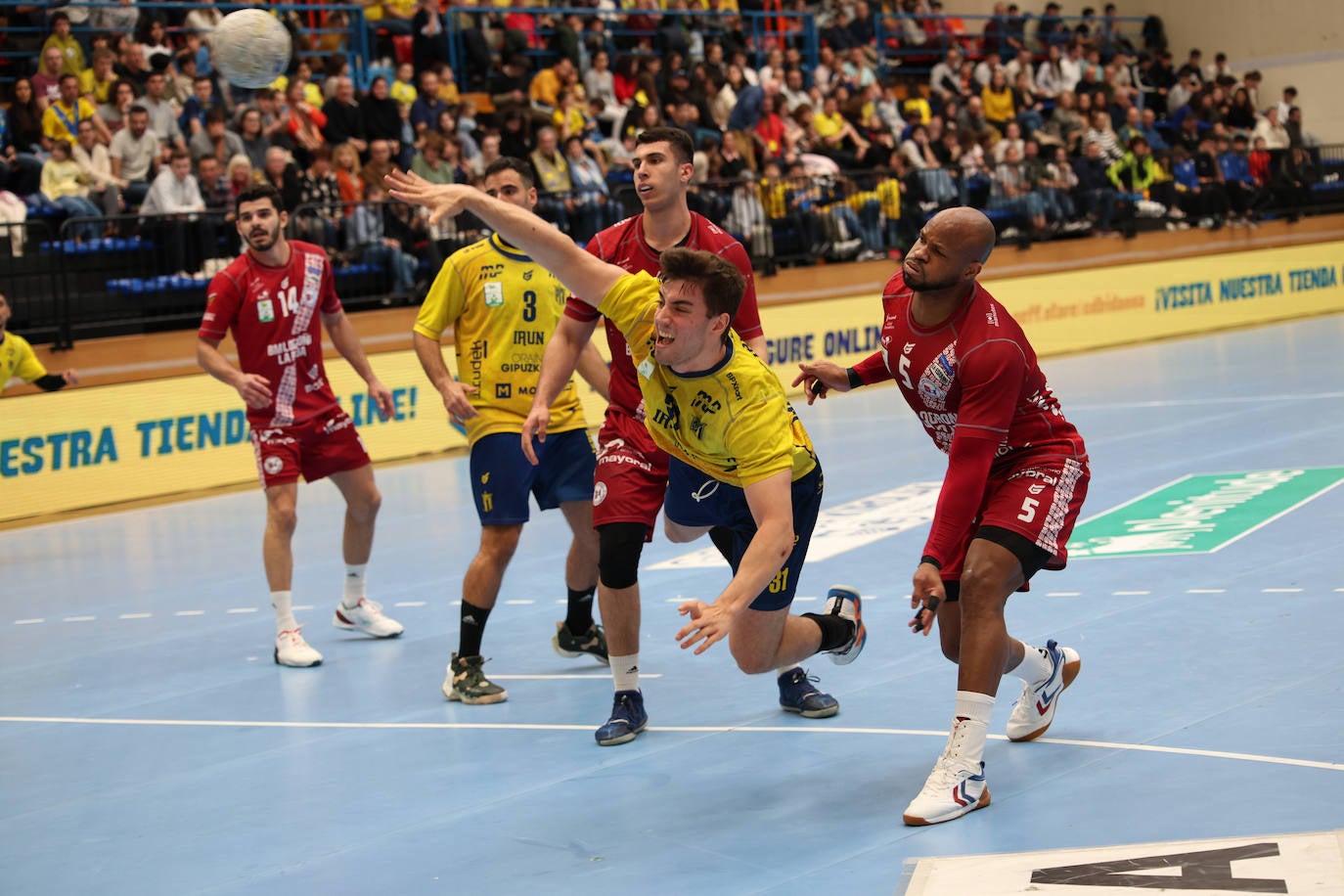 Poderosa victoria del Bidasoa ante el Logroño