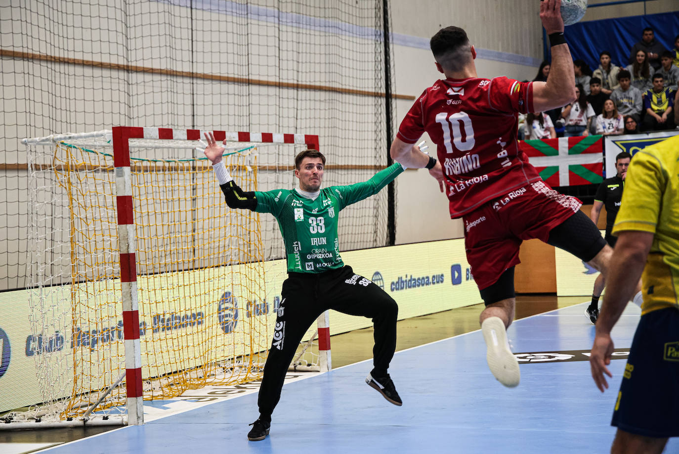 Poderosa victoria del Bidasoa ante el Logroño