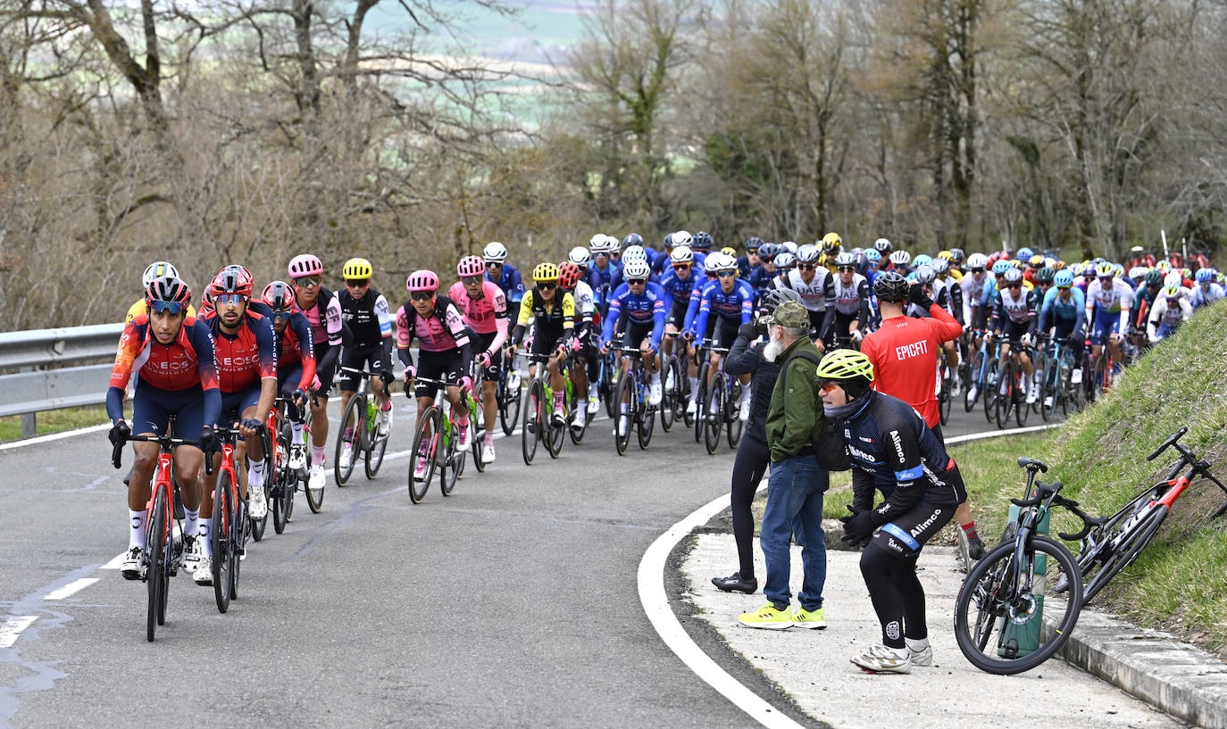 Las mejores imágenes de la primera etapa de la Itzulia