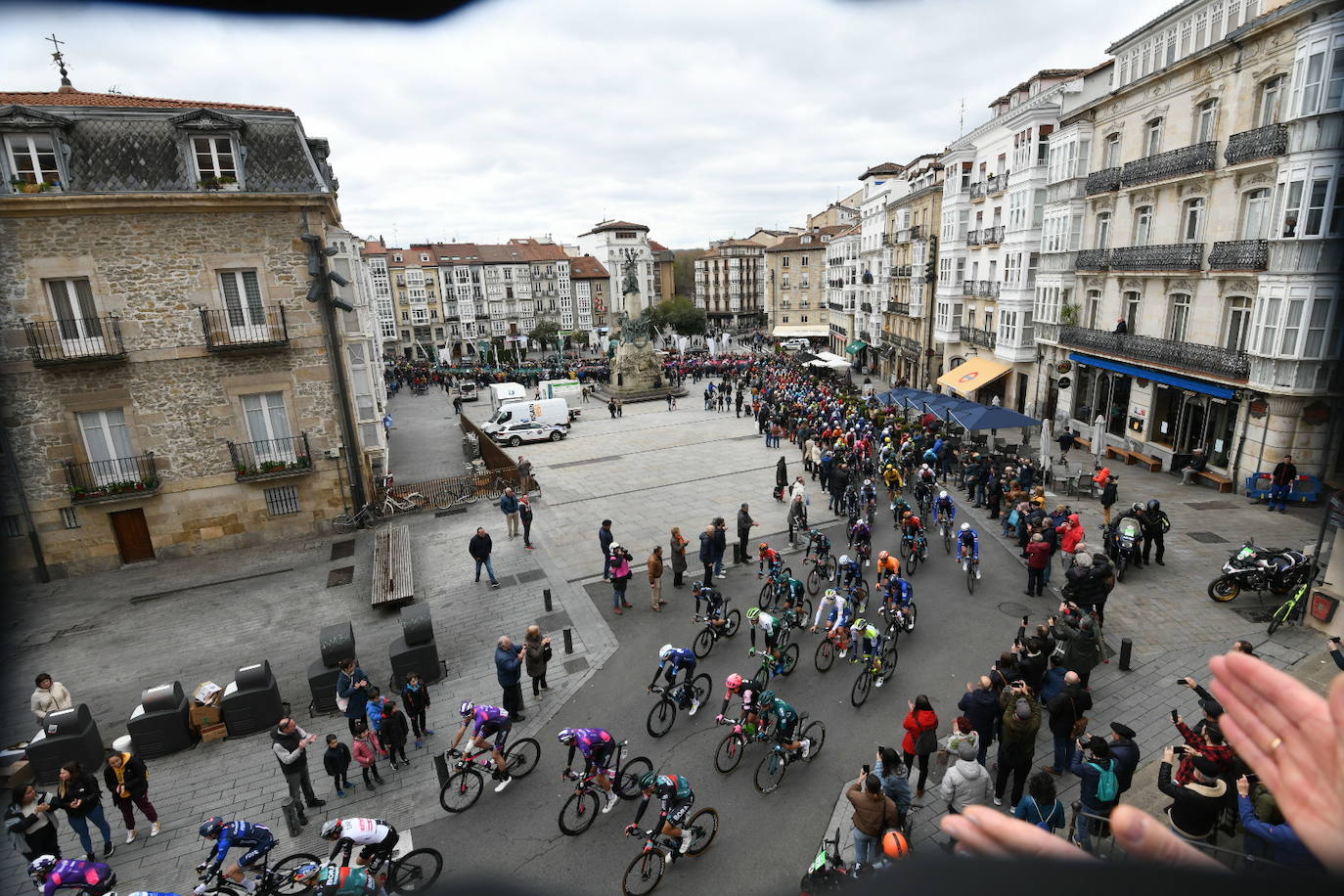 Las mejores imágenes de la primera etapa de la Itzulia