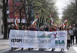 Cabeza de la manifestación de ELA este martes por las calles de Bilbao.