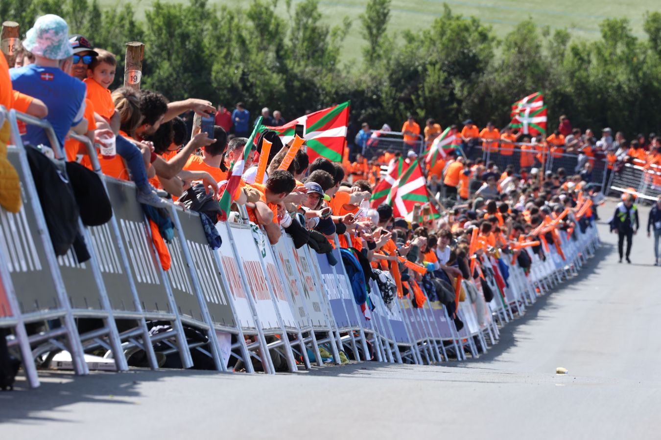 El espectáculo de la subida a Hika