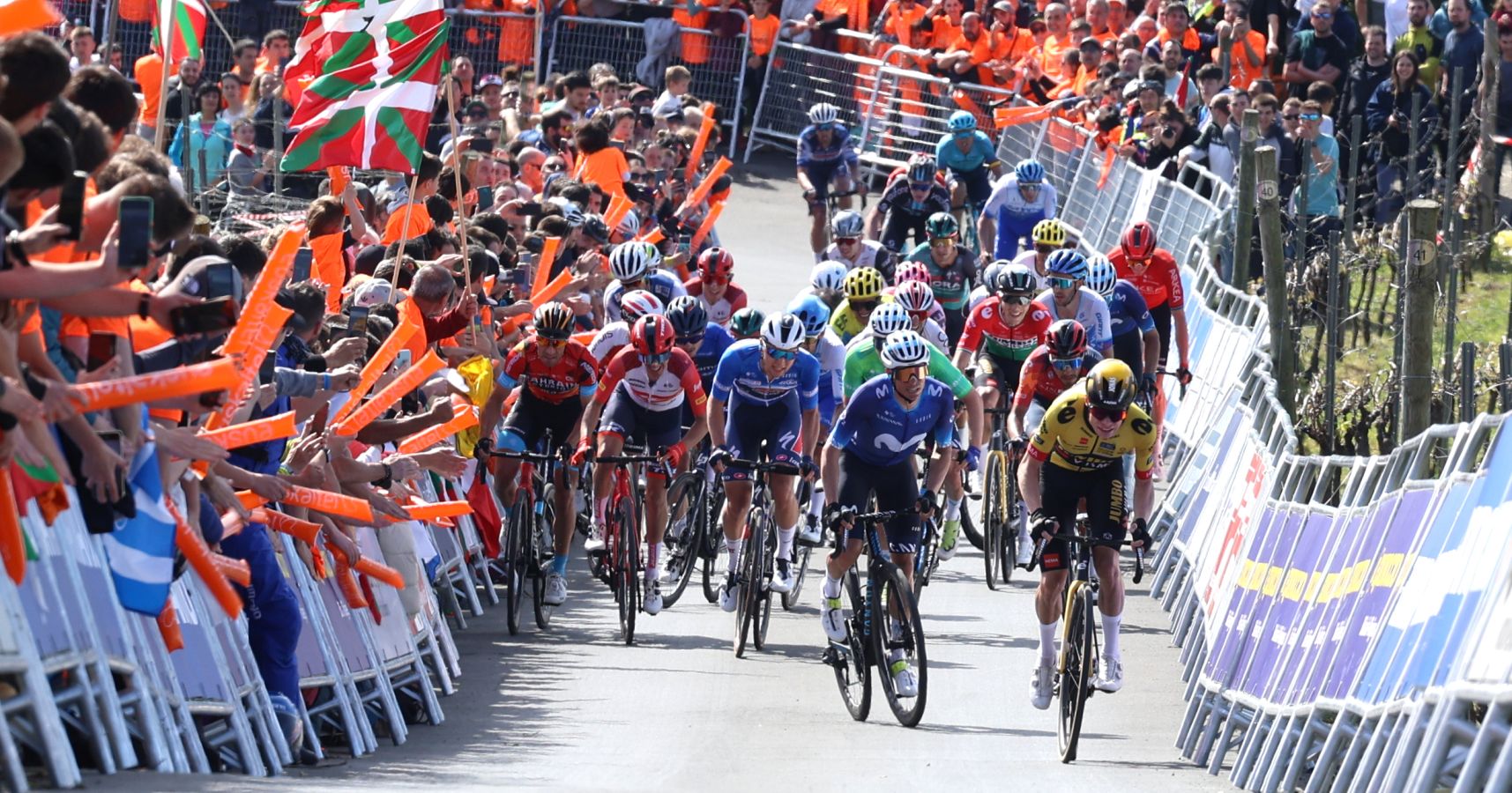 El espectáculo de la subida a Hika