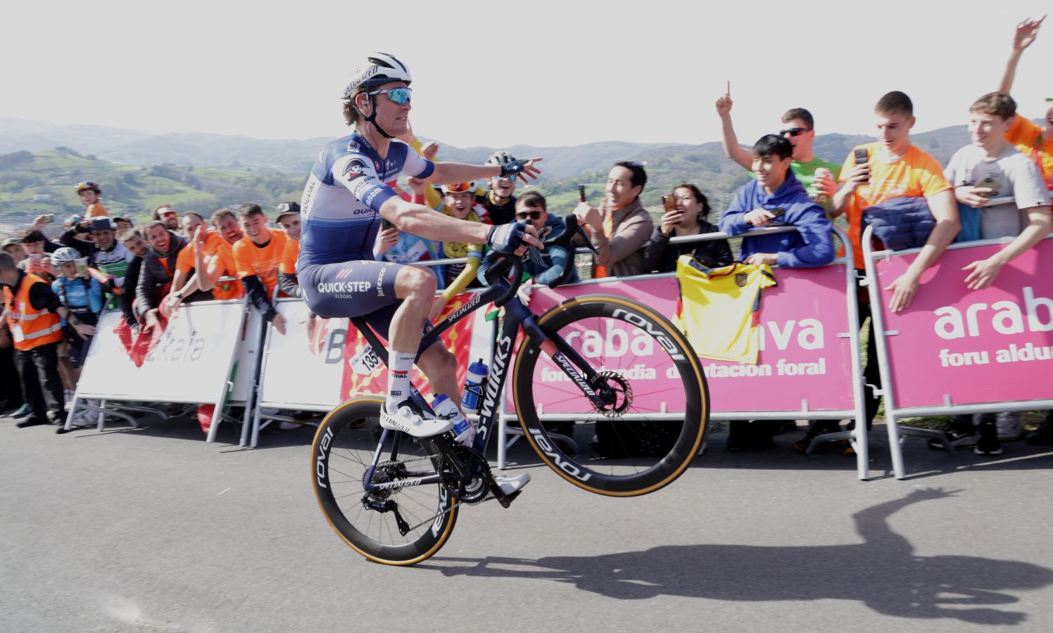 El espectáculo de la subida a Hika