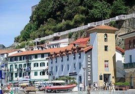 Euskal Itsas Museoak bisita gidatuak eta tailerrak antolatu ditu egun hauetan.