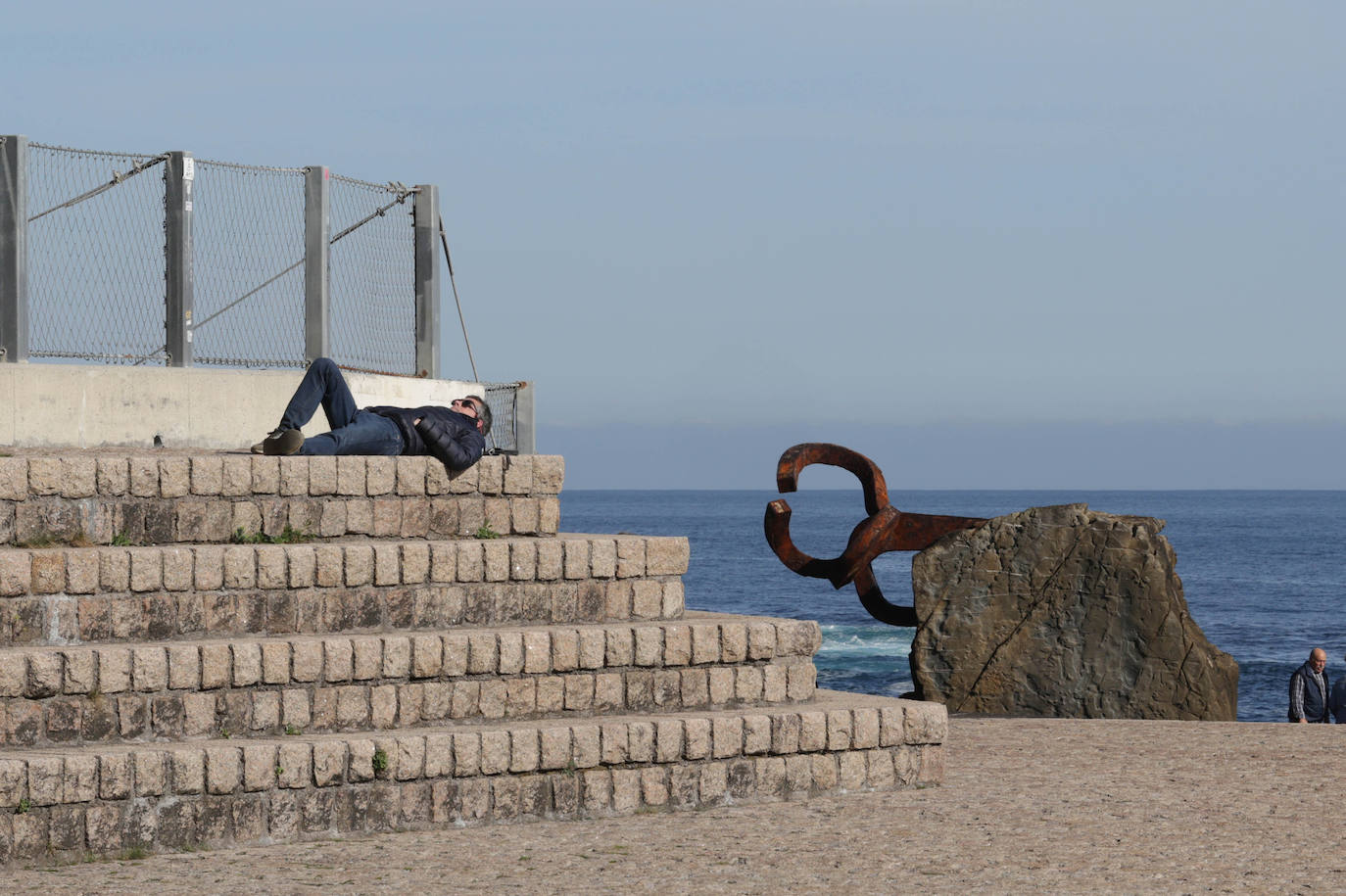 Viernes Santo de sol y turistas
