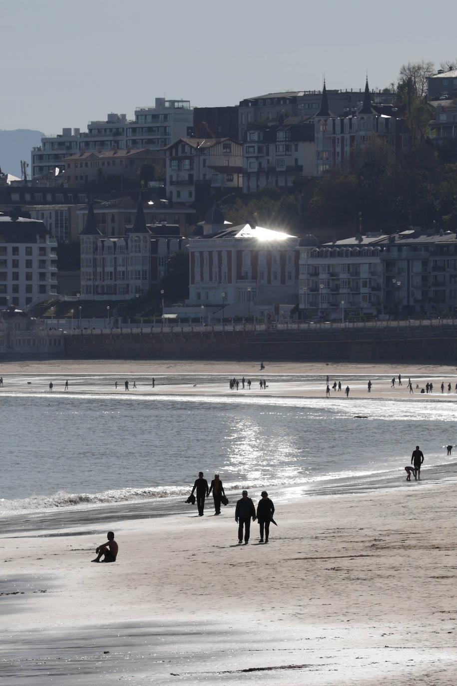 Viernes Santo de sol y turistas