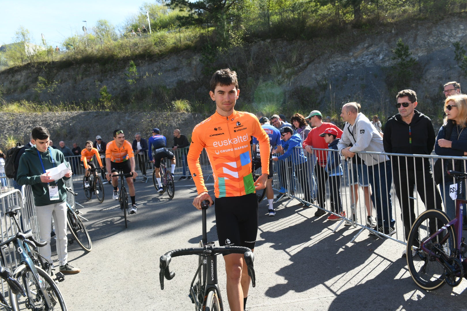 La Itzulia siente el calor de la afición