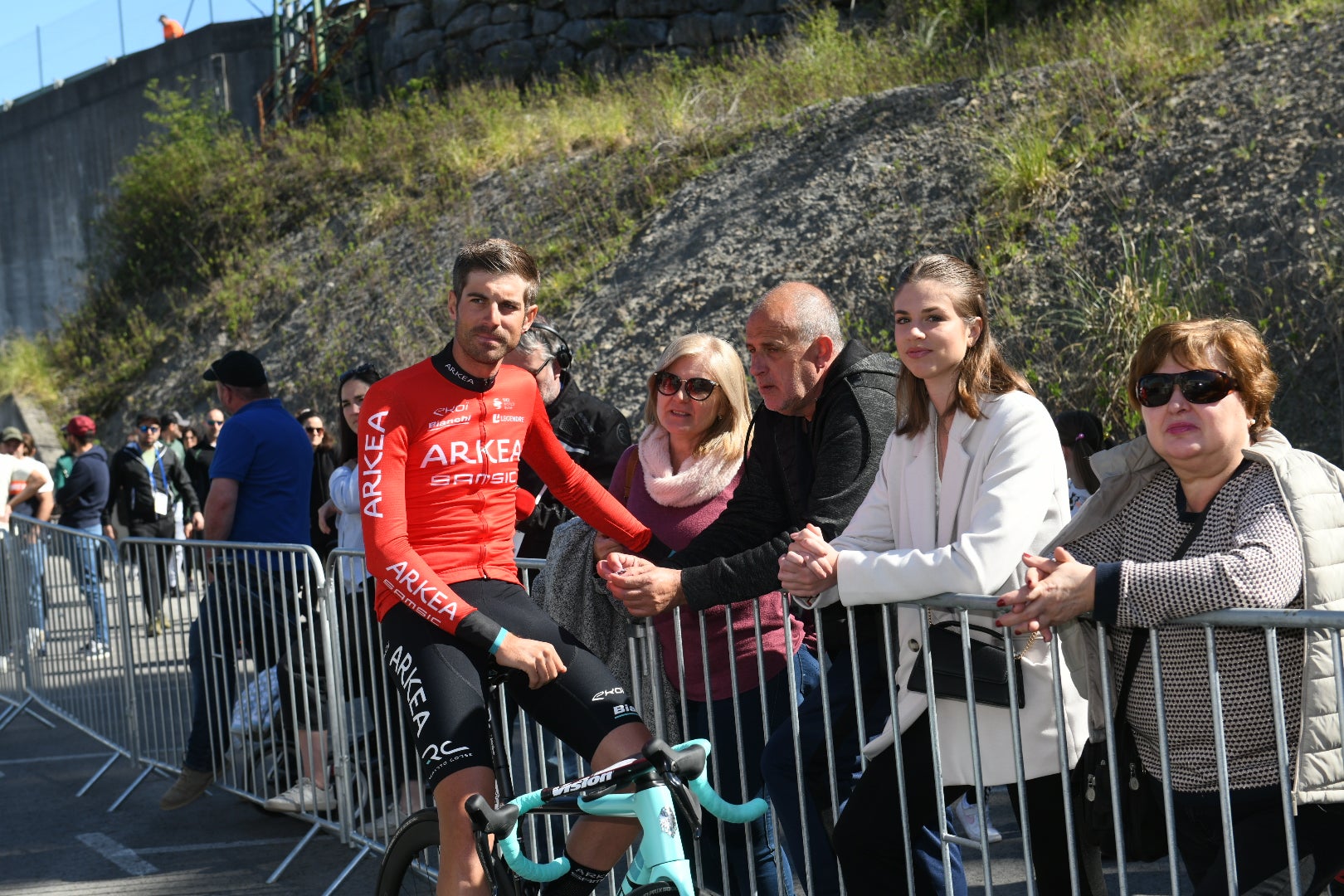 La Itzulia siente el calor de la afición