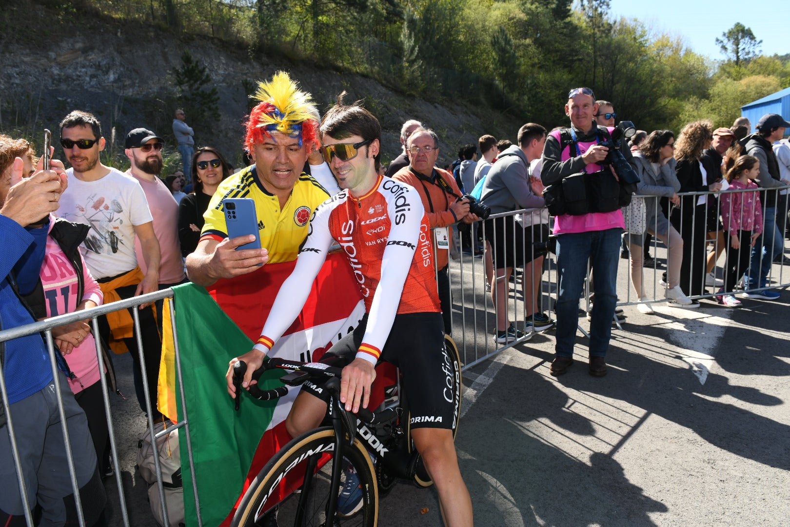 La Itzulia siente el calor de la afición