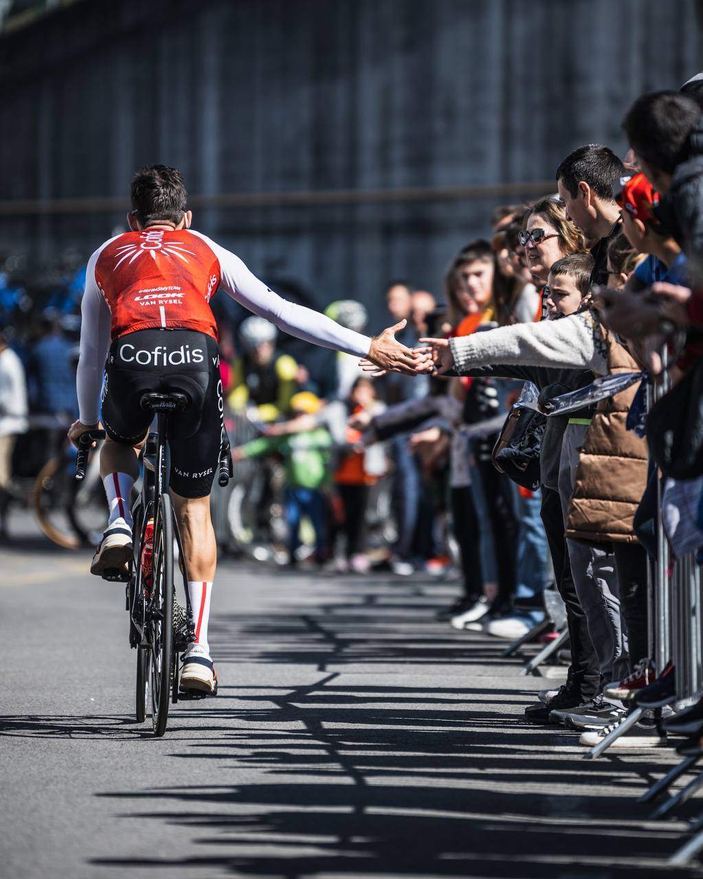 La Itzulia siente el calor de la afición