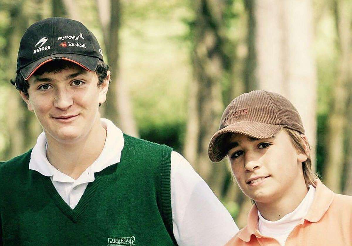 Jon Rahm, con chaleco del club Larrabea, y Guillermo Retana, en categorías inferiores.