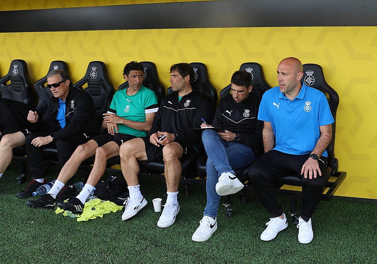 Iñaki Goikoetxea y el resto del cuerpo técnico el pasado domingo.