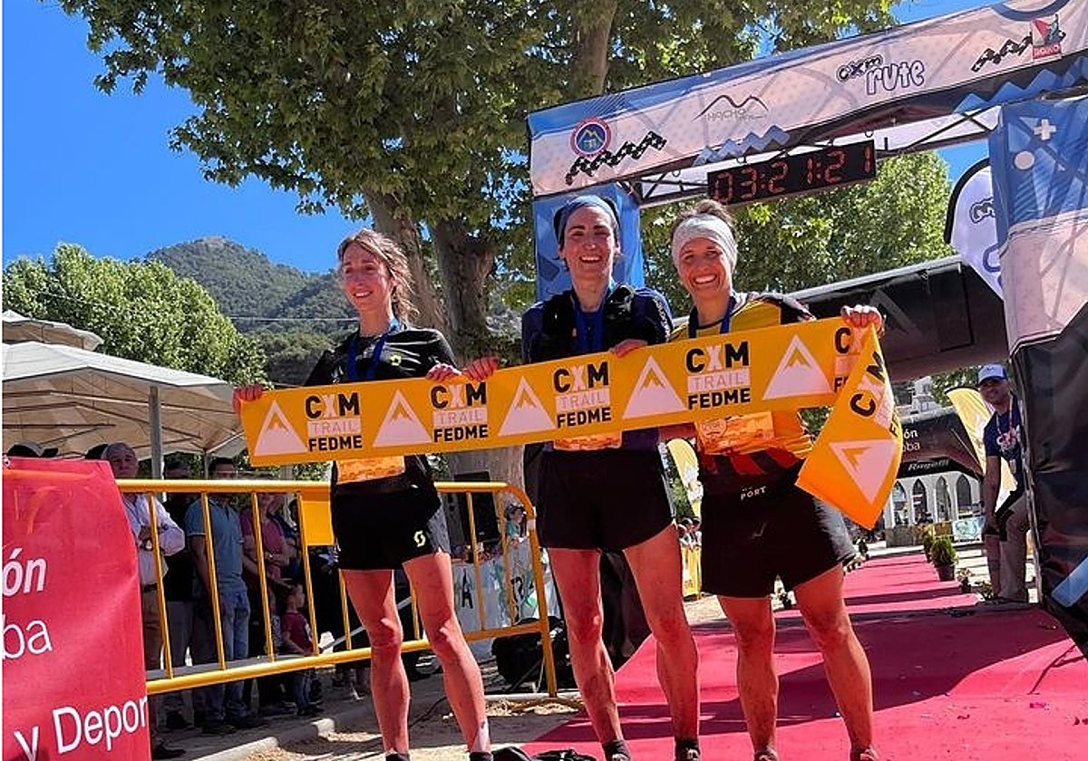 Oihana Kortazar erdian lasterketa amaitu ostean.