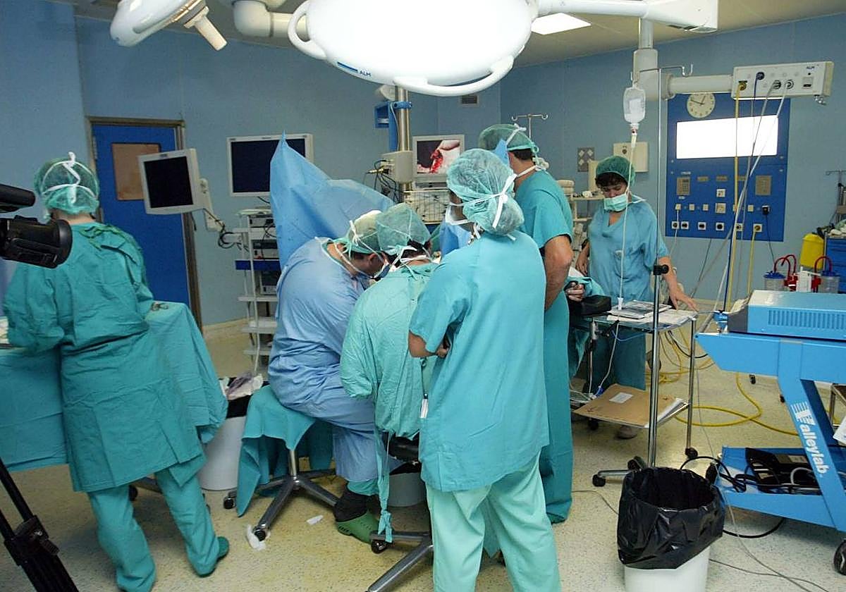 Foto de archivo de una intervención quirúrgica.