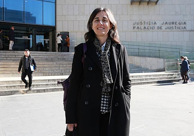 La abogada Marisa de Arriba ha comprobado que el juicio que tenía a las 9.30 horas se había suspendido.