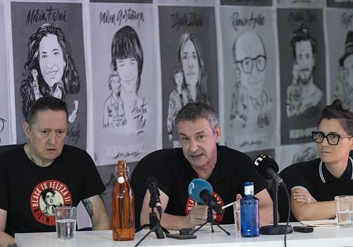 Fermin Muguruza, Elkarreko Andres Camio 'Jitu' eta Maite Arroitajauregi 'Mursego', 'Black is Beltza II. Ainhoa' filmaren musikaren aurkezpenean