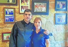 Ricardo y Vanessa, en su reconocido restaurante de Burriana.