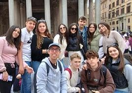 Alumnos de Egiluze están visitando Italia durante estos días.