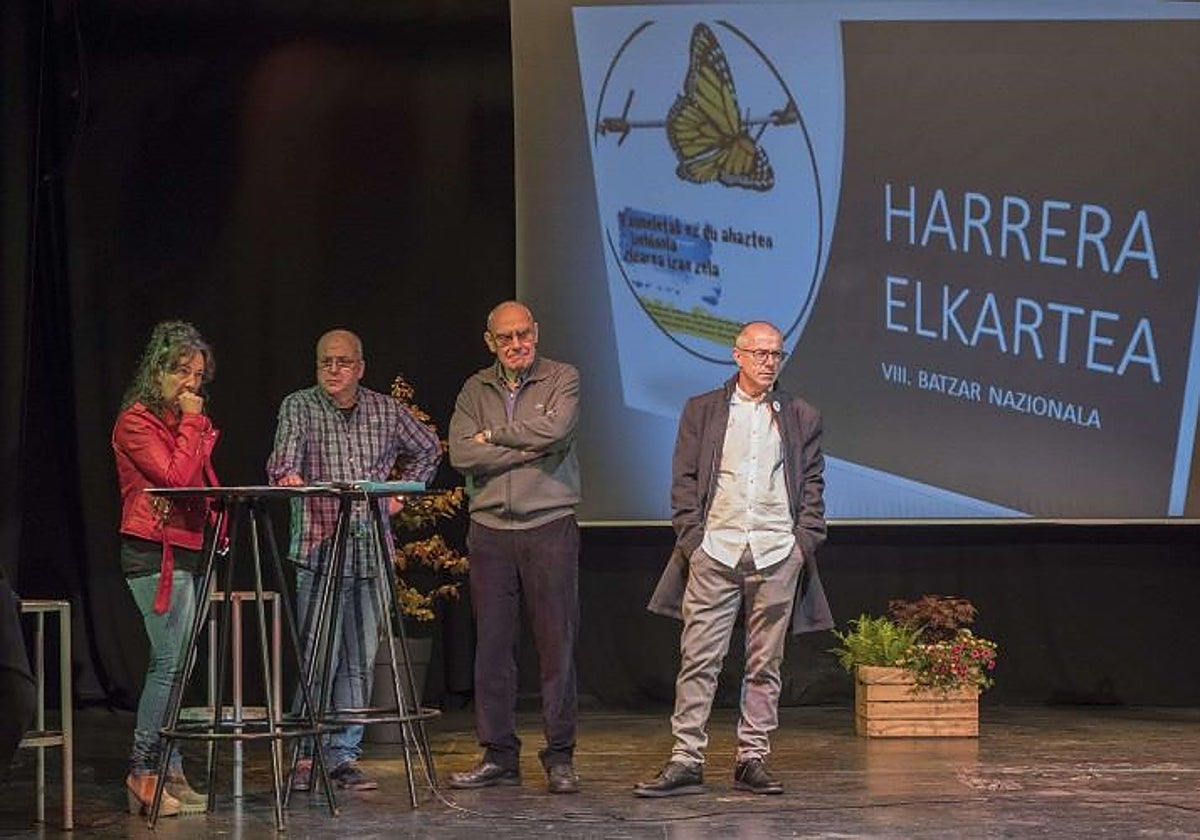 Imagen de archivo de una asamblea de Harrera Elkartea