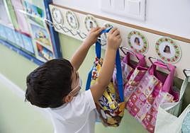 El portavoz del Gobierno Vasco, Bingen Zupiria, y el consejero de Educación, Jokin Bildarratz, tras la rueda de prensa de ayer en Lehendakaritza.