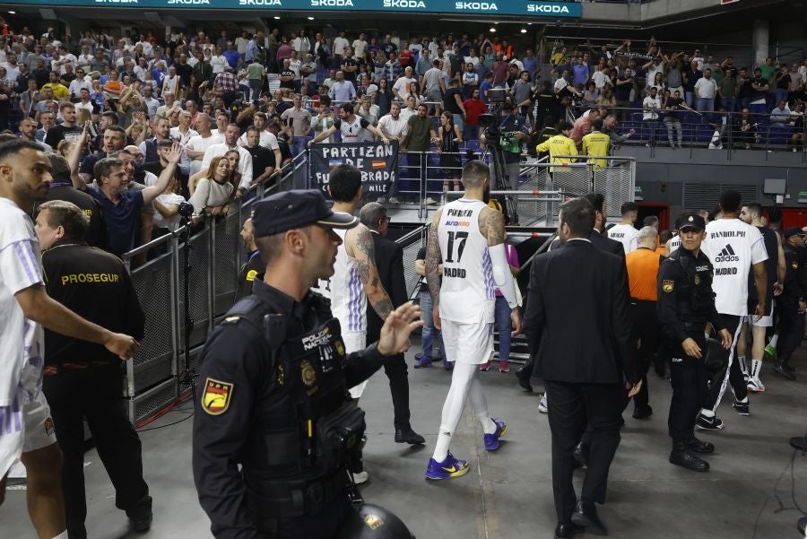 El Real Madrid-Partizan de Euroliga acaba a puñetazos