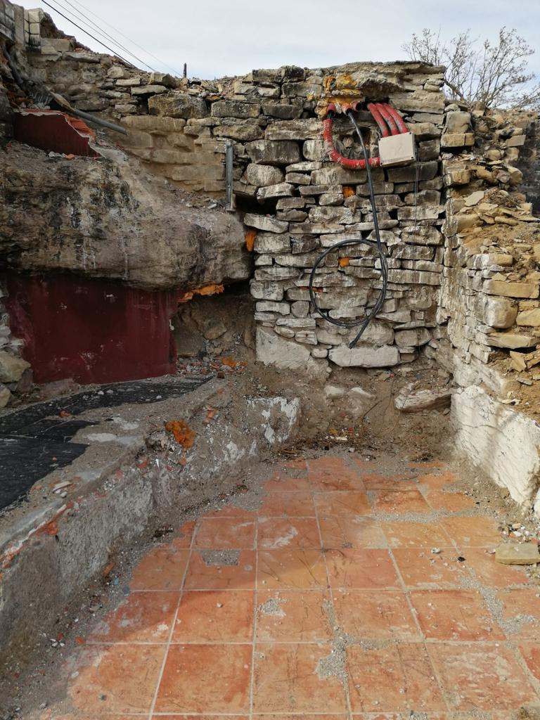 Así está el solar de la vivienda incendiada en Castiello de Jaca