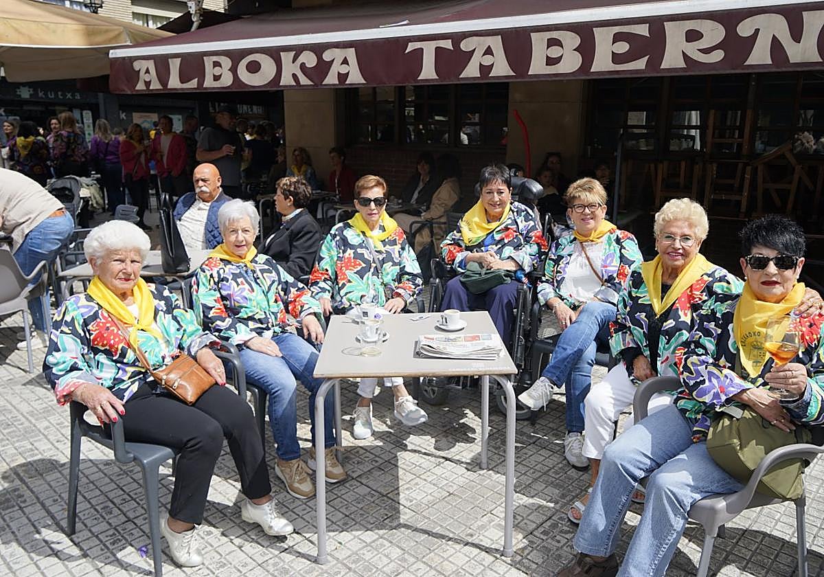 Las cuadrillas tomaron las calles de la villa en un poteo que reunió a varias quintas.