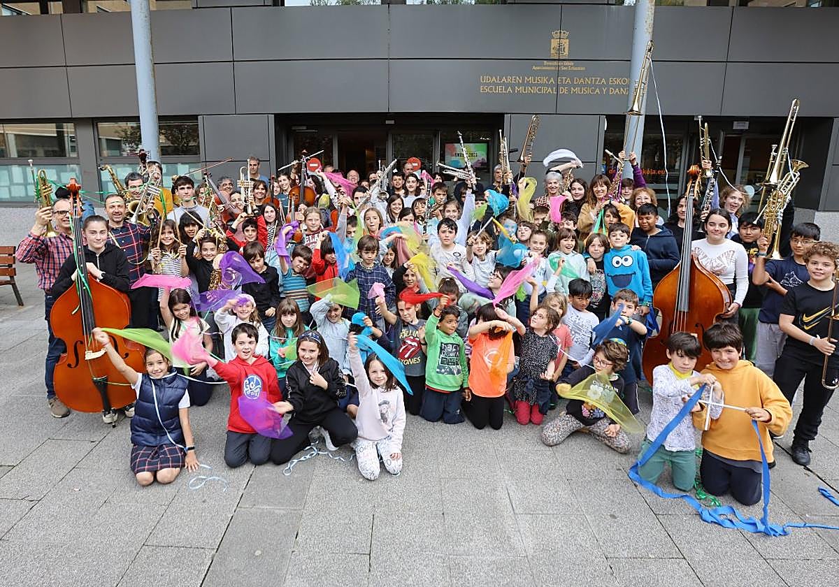 Participantes en el festival de música y danza Emusik 2023.