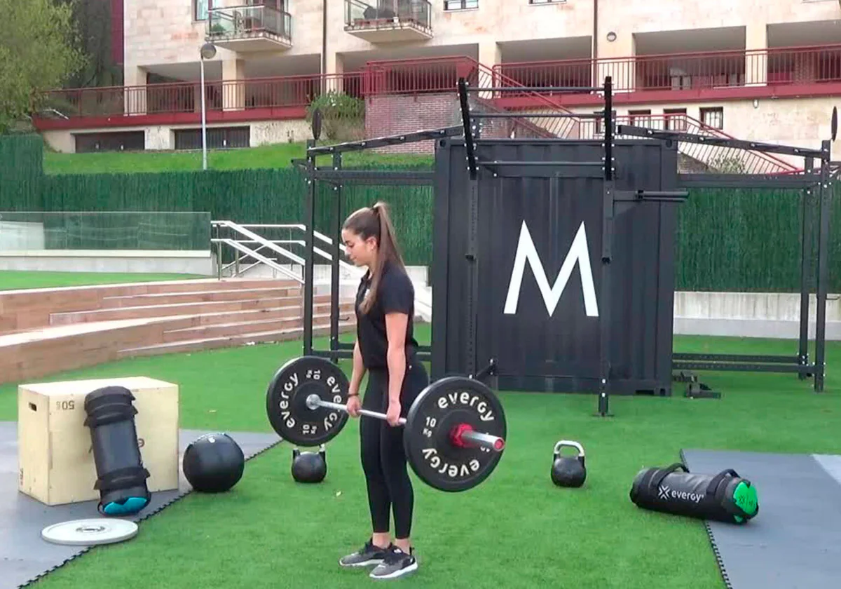 Peso muerto rumano para aumentar tu masa muscular