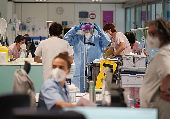 La UCI del Hospital Donostia, cuando había que atender a pacientes Covid.