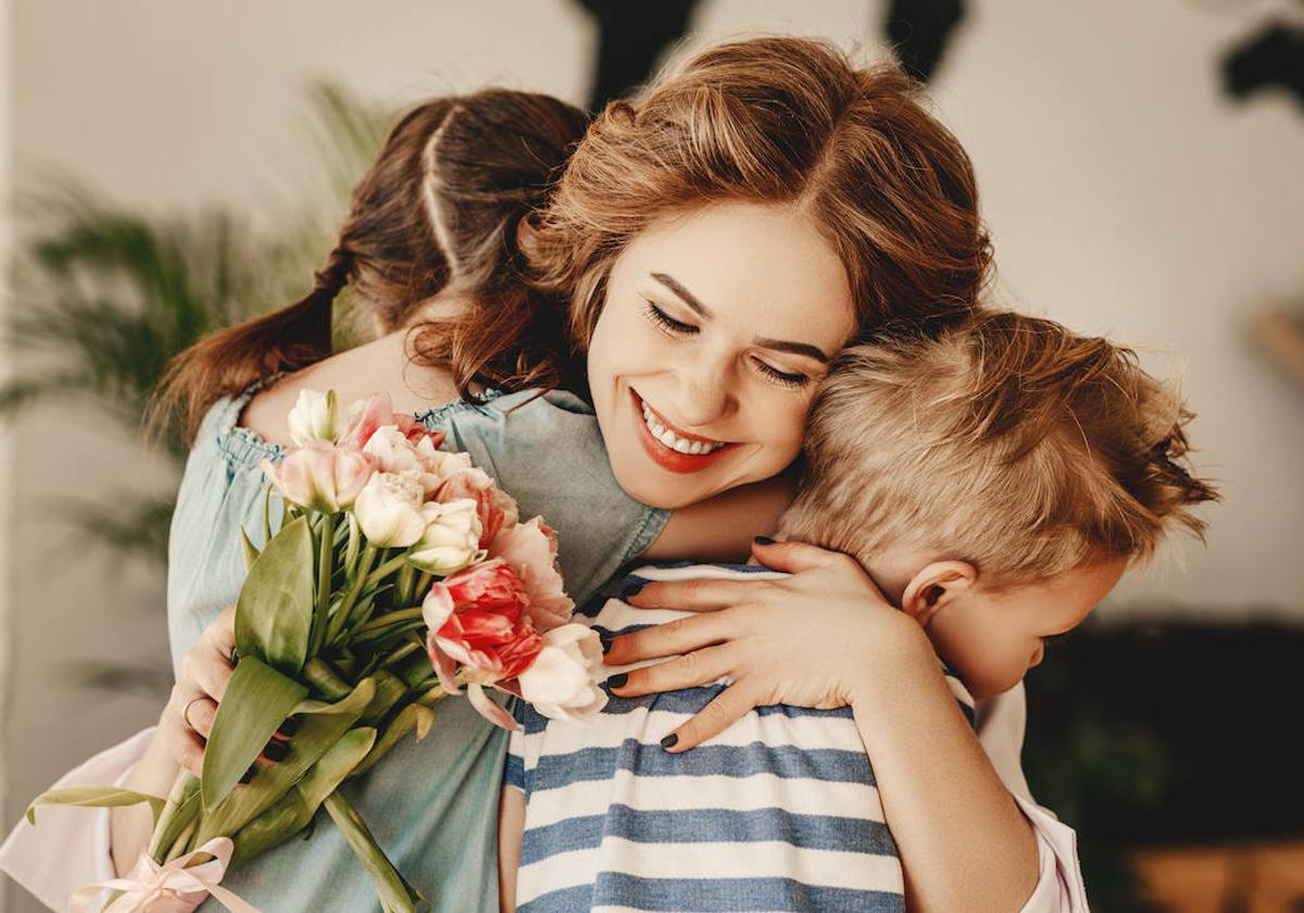 Las flores son uno de los regalos propuestos por ChatGPT para el Día de la Madre.