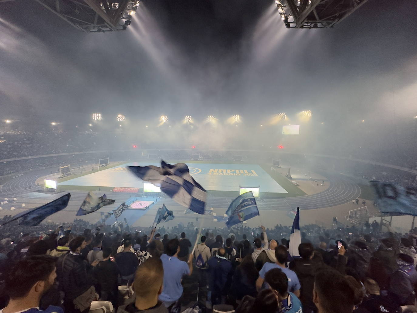 El Nápoles gana el Scudetto y desata la locura entre sus tifosi