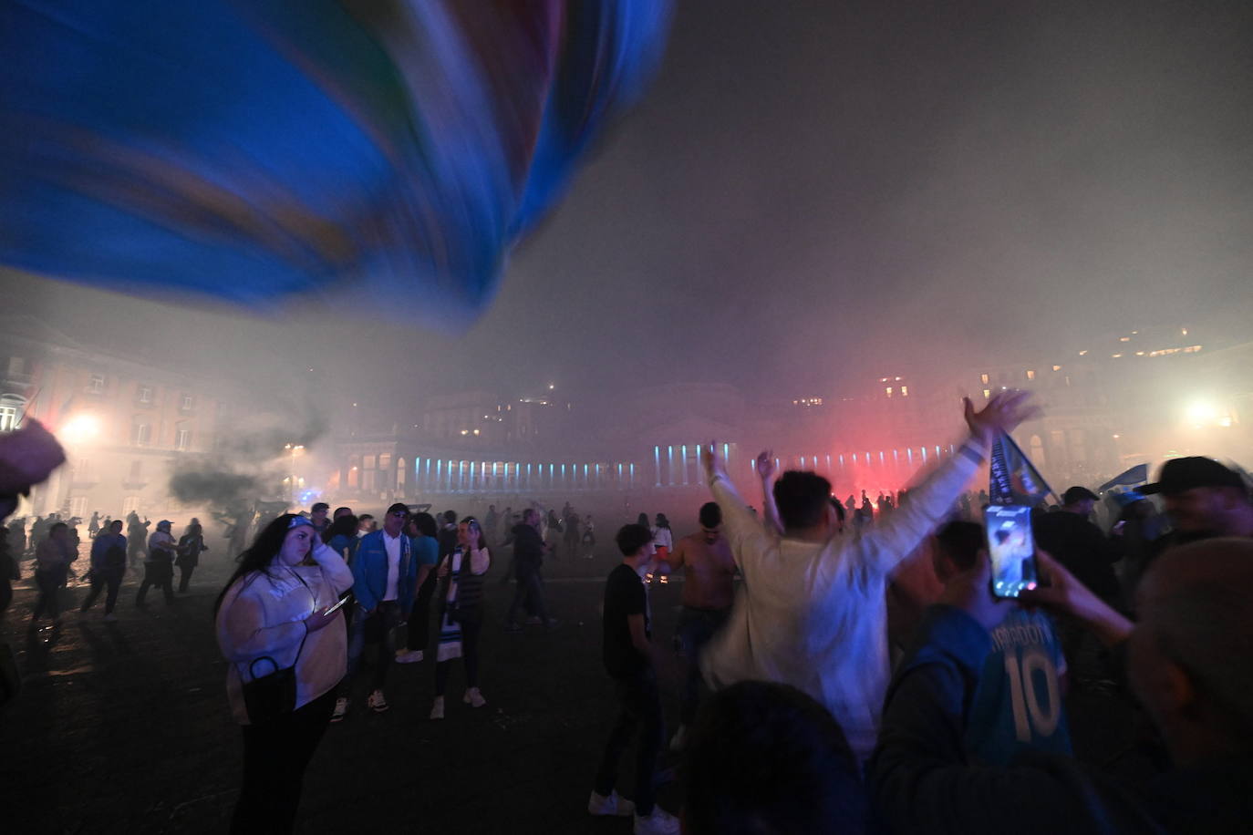 El Nápoles gana el Scudetto y desata la locura entre sus tifosi