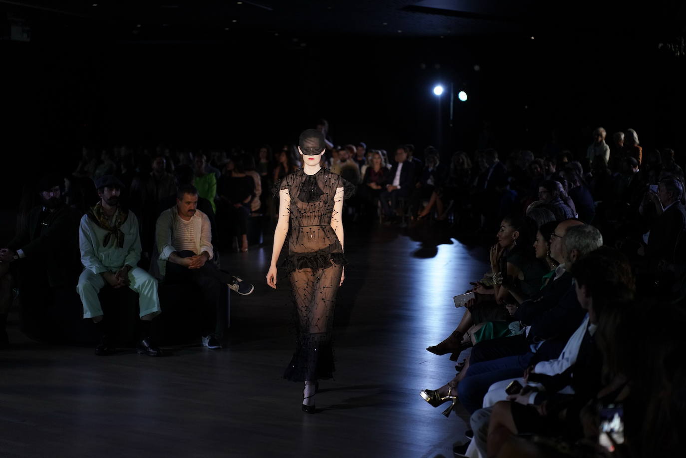 Diez estrellas deslumbran en Balenciaga