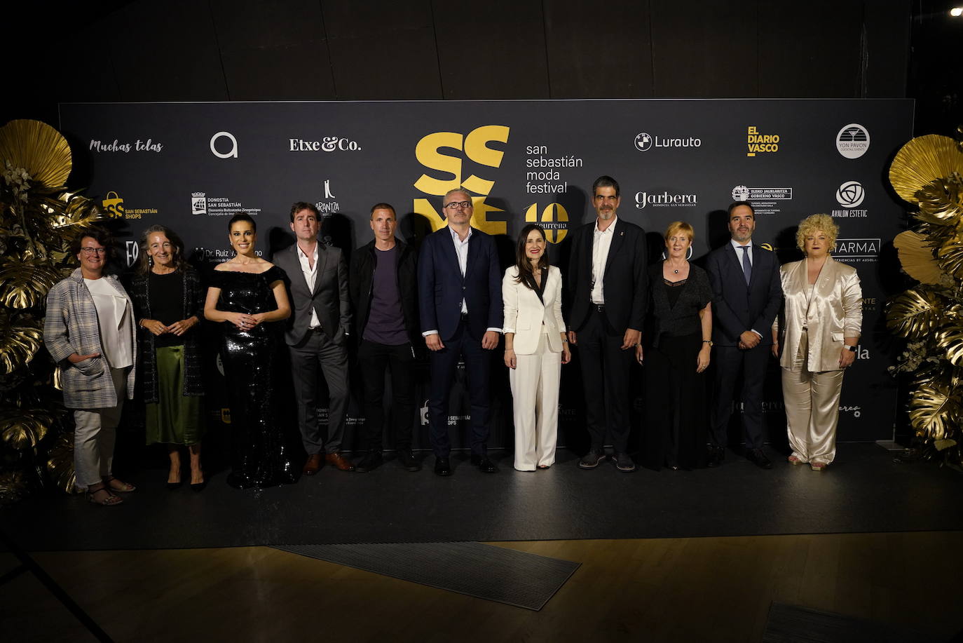 Diez estrellas deslumbran en Balenciaga