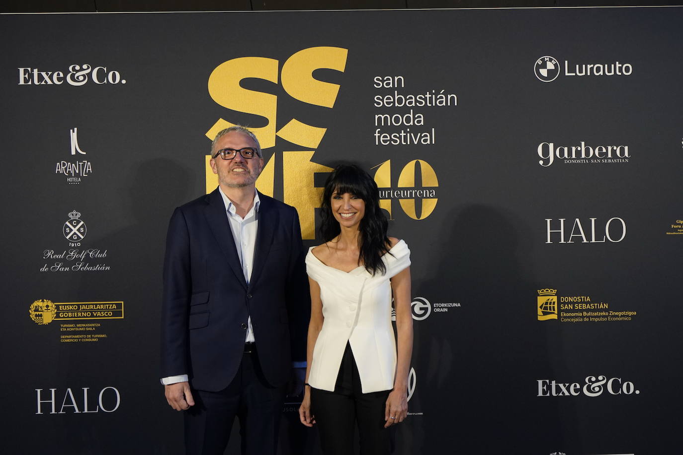 Diez estrellas deslumbran en Balenciaga