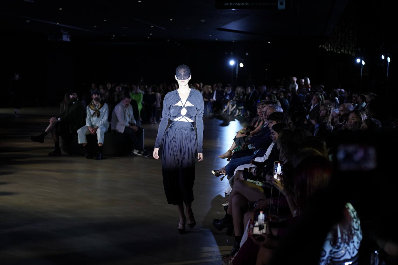 Diez estrellas deslumbran en Balenciaga