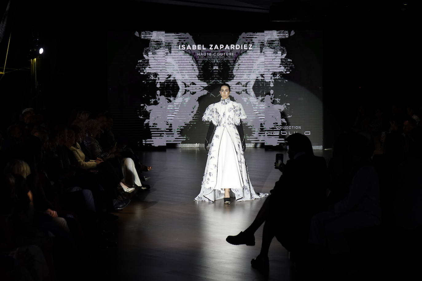 Diez estrellas deslumbran en Balenciaga