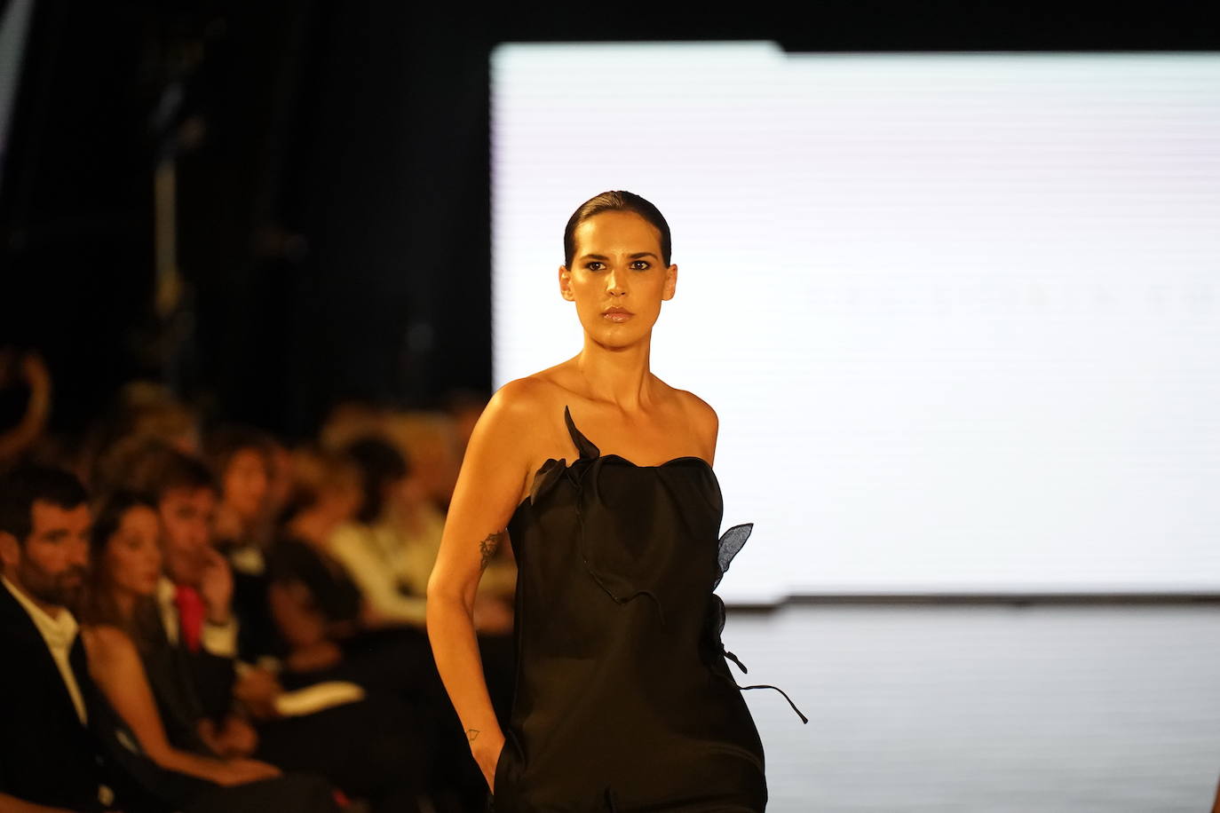 Diez estrellas deslumbran en Balenciaga