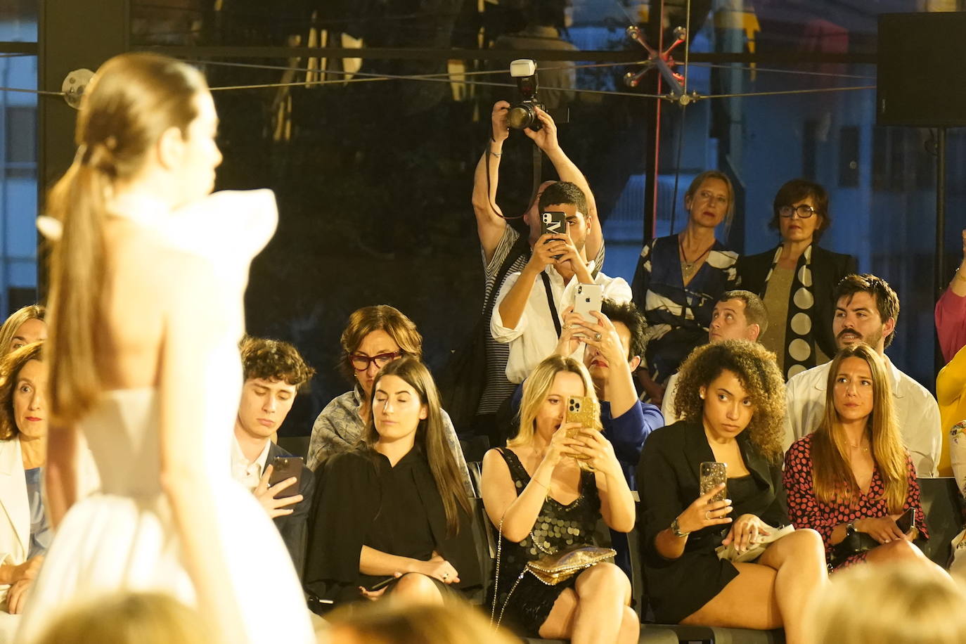 Diez estrellas deslumbran en Balenciaga