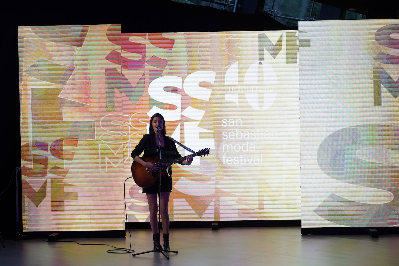 Diez estrellas deslumbran en Balenciaga