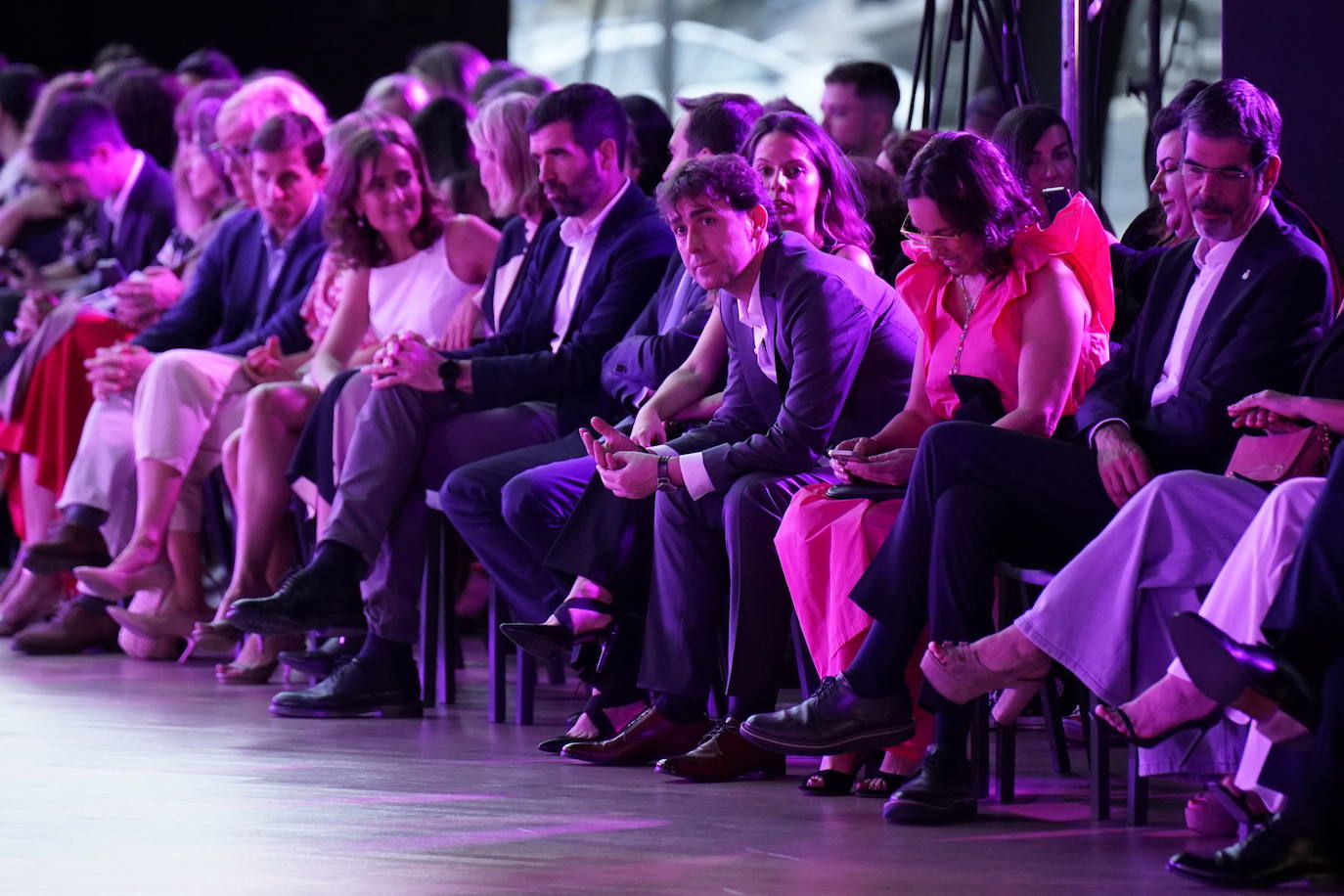 Diez estrellas deslumbran en Balenciaga