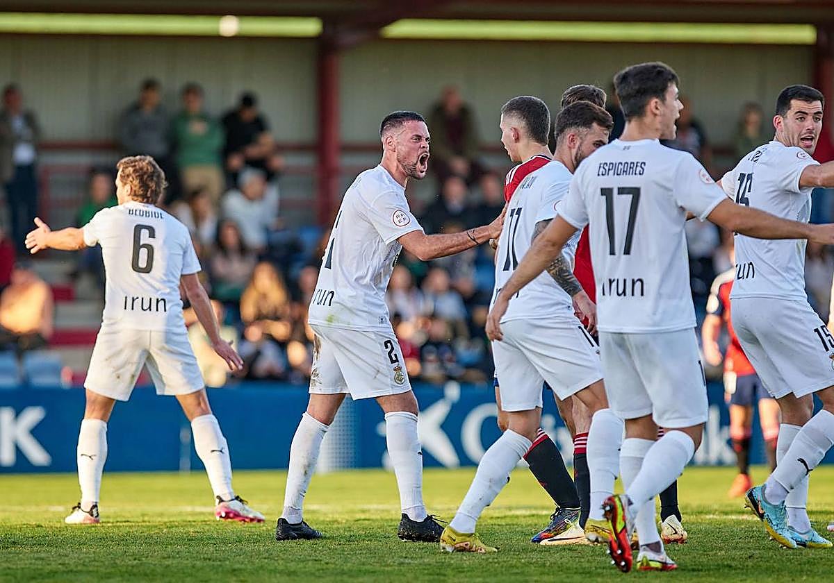 El Real Unión saca un punto de oro y sale del descenso